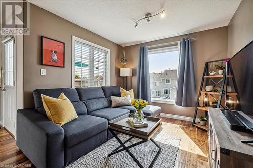 239 Jolliffe Avenue, Rockwood, ON - Indoor Photo Showing Living Room