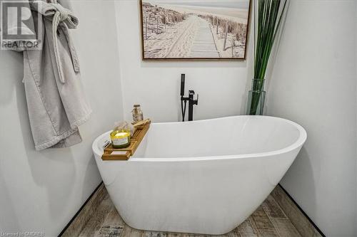 239 Jolliffe Avenue, Rockwood, ON - Indoor Photo Showing Bathroom