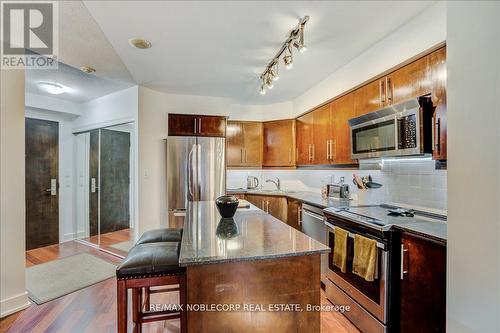 601 - 20 Blue Jays Way, Toronto, ON - Indoor Photo Showing Kitchen