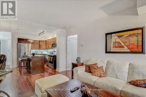 601 - 20 Blue Jays Way, Toronto, ON - Indoor Photo Showing Living Room