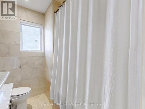 527 Glencairn Avenue, Toronto (Englemount-Lawrence), ON - Indoor Photo Showing Bathroom