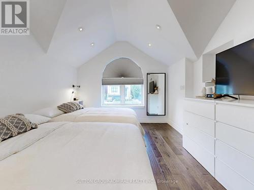 527 Glencairn Avenue, Toronto (Englemount-Lawrence), ON - Indoor Photo Showing Bedroom