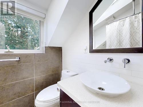 527 Glencairn Avenue, Toronto (Englemount-Lawrence), ON - Indoor Photo Showing Bathroom