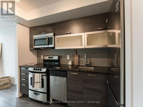 Lph05 - 36 Lisgar Street, Toronto (Little Portugal), ON - Indoor Photo Showing Kitchen