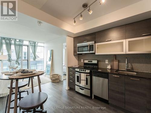 Lph05 - 36 Lisgar Street, Toronto (Little Portugal), ON - Indoor Photo Showing Kitchen