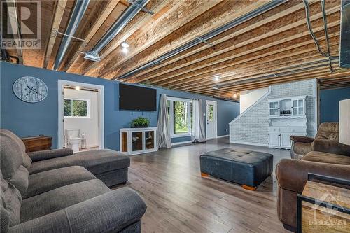 1523 Garden Of Eden Road, Renfrew, ON - Indoor Photo Showing Living Room