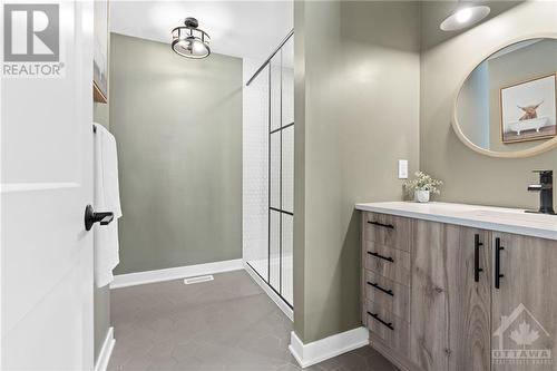 333 Trammel Road, Richmond, ON - Indoor Photo Showing Bathroom