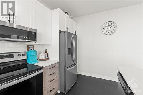 333 Trammel Road, Richmond, ON - Indoor Photo Showing Kitchen