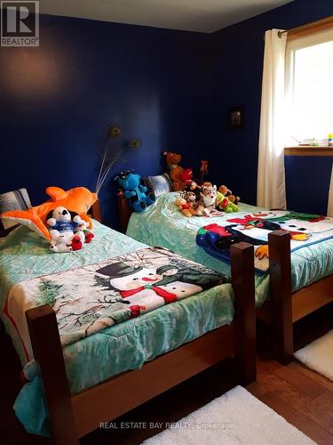 335 Delcrest Avenue E, Norfolk, ON - Indoor Photo Showing Bedroom