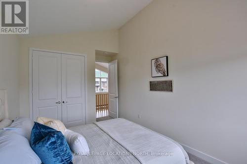 106 Stoneleigh Drive, Blue Mountains, ON - Indoor Photo Showing Bedroom