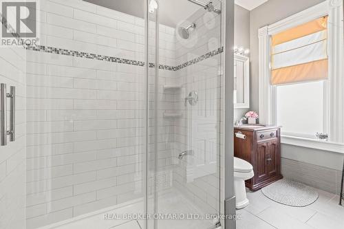 464 Scott Street, St. Catharines, ON - Indoor Photo Showing Bathroom