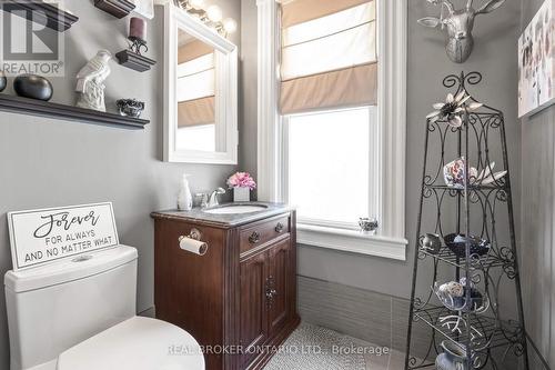 464 Scott Street, St. Catharines, ON - Indoor Photo Showing Bathroom