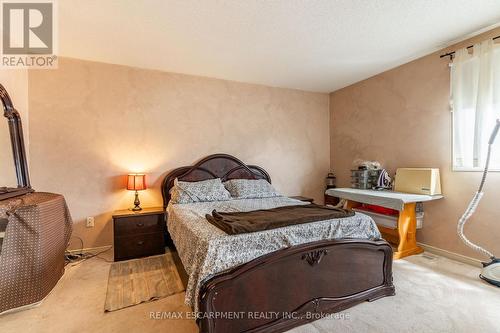 16 Newell Court, Hamilton (Waterdown), ON - Indoor Photo Showing Bedroom