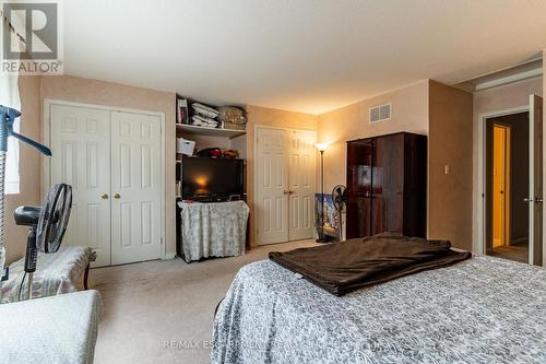 16 Newell Court, Hamilton (Waterdown), ON - Indoor Photo Showing Bedroom