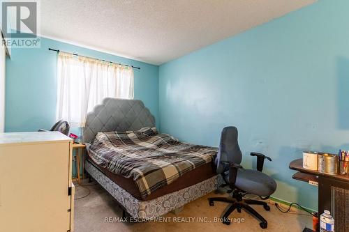 16 Newell Court, Hamilton (Waterdown), ON - Indoor Photo Showing Bedroom