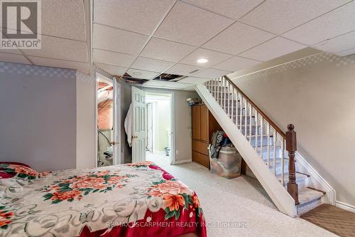 16 Newell Court, Hamilton (Waterdown), ON - Indoor Photo Showing Bedroom