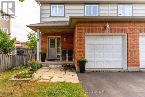 16 Newell Court, Hamilton (Waterdown), ON - Outdoor