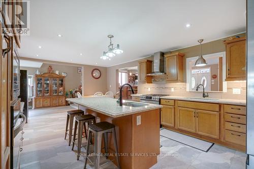 6949 Thorold Stone Road, Niagara Falls, ON - Indoor Photo Showing Kitchen With Upgraded Kitchen