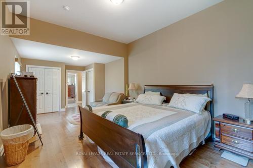 6949 Thorold Stone Road, Niagara Falls, ON - Indoor Photo Showing Bedroom