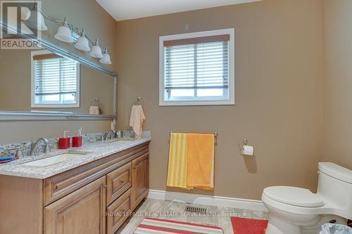 6949 Thorold Stone Road, Niagara Falls, ON - Indoor Photo Showing Bathroom