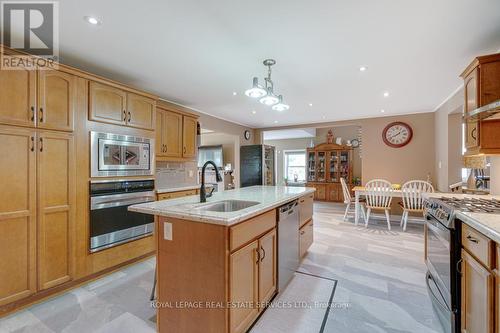 6949 Thorold Stone Road, Niagara Falls, ON - Indoor Photo Showing Kitchen