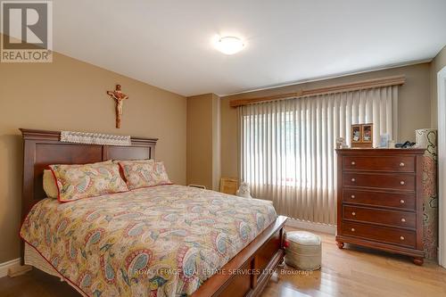 6949 Thorold Stone Road, Niagara Falls, ON - Indoor Photo Showing Bedroom