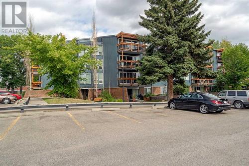 236, 820 89 Avenue Sw, Calgary, AB - Outdoor With Balcony With Facade