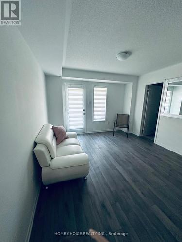 786 Heathrow Path N, Oshawa, ON - Indoor Photo Showing Living Room