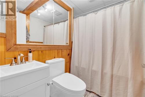 20 Moss Place, Guelph, ON - Indoor Photo Showing Bathroom