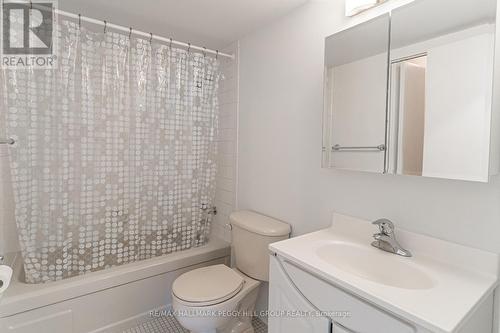 701 - 181 Collier Street, Barrie, ON - Indoor Photo Showing Bathroom