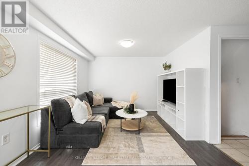 129 Cheltenham Road, Barrie (Georgian Drive), ON - Indoor Photo Showing Living Room