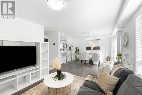 129 Cheltenham Road, Barrie (Georgian Drive), ON - Indoor Photo Showing Living Room