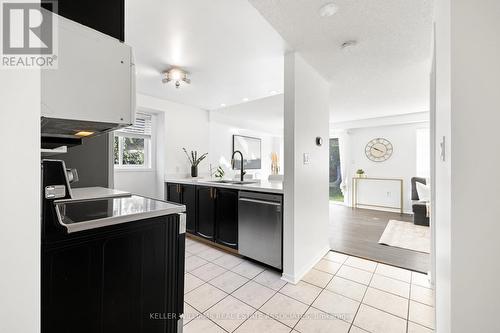 129 Cheltenham Road, Barrie (Georgian Drive), ON - Indoor Photo Showing Kitchen