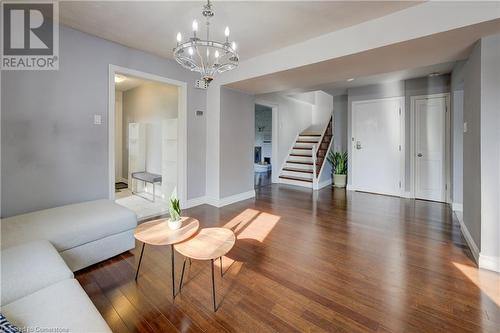 251 Metcalfe Street, Guelph, ON - Indoor Photo Showing Living Room