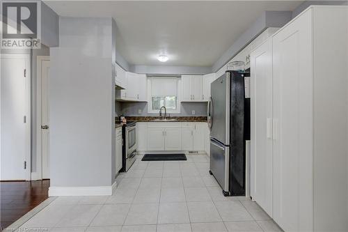 251 Metcalfe Street, Guelph, ON - Indoor Photo Showing Kitchen