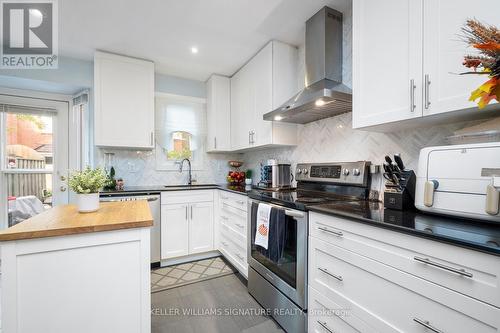 123 - 895 Maple Avenue, Burlington, ON - Indoor Photo Showing Kitchen With Upgraded Kitchen