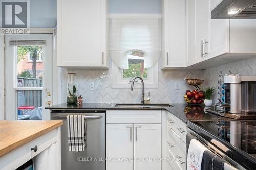 123 - 895 Maple Avenue, Burlington, ON - Indoor Photo Showing Kitchen With Upgraded Kitchen