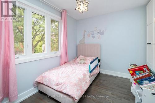 123 - 895 Maple Avenue, Burlington (Brant), ON - Indoor Photo Showing Bedroom