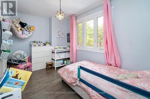 123 - 895 Maple Avenue, Burlington (Brant), ON - Indoor Photo Showing Bedroom