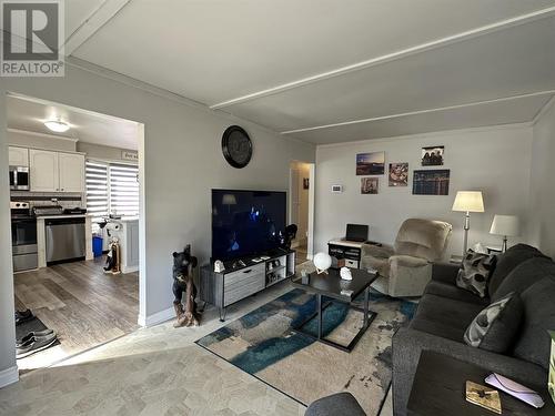 43 London Cres, Elliot Lake, ON - Indoor Photo Showing Living Room