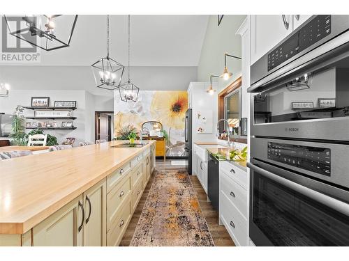 515 Dogwood Avenue, Sicamous, BC - Indoor Photo Showing Kitchen With Upgraded Kitchen