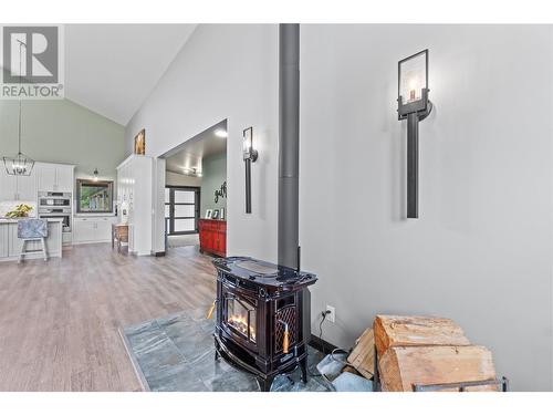 515 Dogwood Avenue, Sicamous, BC - Indoor Photo Showing Other Room