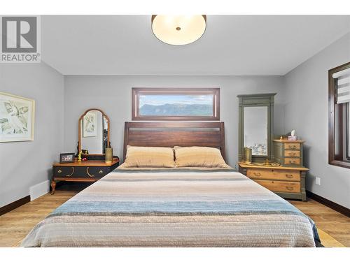 515 Dogwood Avenue, Sicamous, BC - Indoor Photo Showing Bedroom