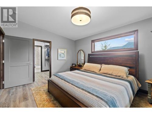 515 Dogwood Avenue, Sicamous, BC - Indoor Photo Showing Bedroom