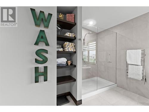 515 Dogwood Avenue, Sicamous, BC - Indoor Photo Showing Bathroom