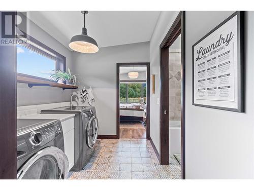 515 Dogwood Avenue, Sicamous, BC - Indoor Photo Showing Laundry Room