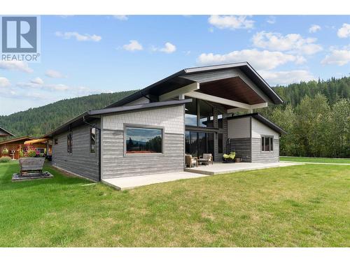 515 Dogwood Avenue, Sicamous, BC - Outdoor