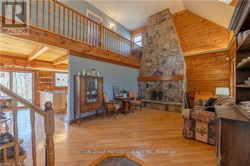 14653 Currie Road, Dutton/Dunwich (Dutton), ON - Indoor With Fireplace