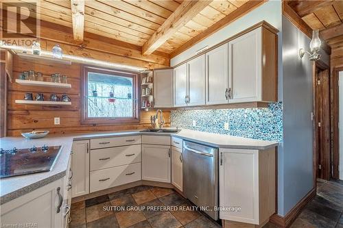 14653 Currie Road, Dutton/Dunwich (Dutton), ON - Indoor Photo Showing Kitchen