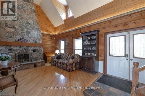 14653 Currie Road, Dutton/Dunwich (Dutton), ON - Indoor Photo Showing Living Room With Fireplace